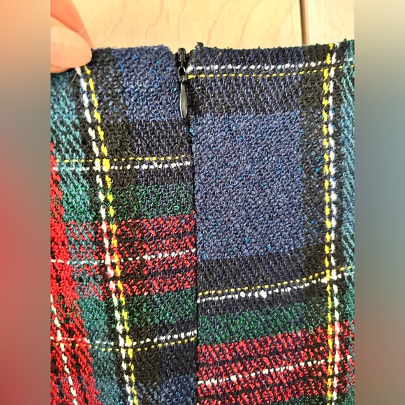 Perfect in plaid vestique dress! Size medium - Picture 5 of 5